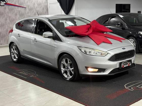 FORD FOCUS 2.0 SE FASTBACK 16V FLEX 4P POWERSHIFT